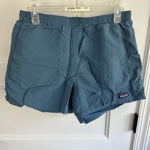 Women’s Patagonia 5” Baggies Size Medium in Blue